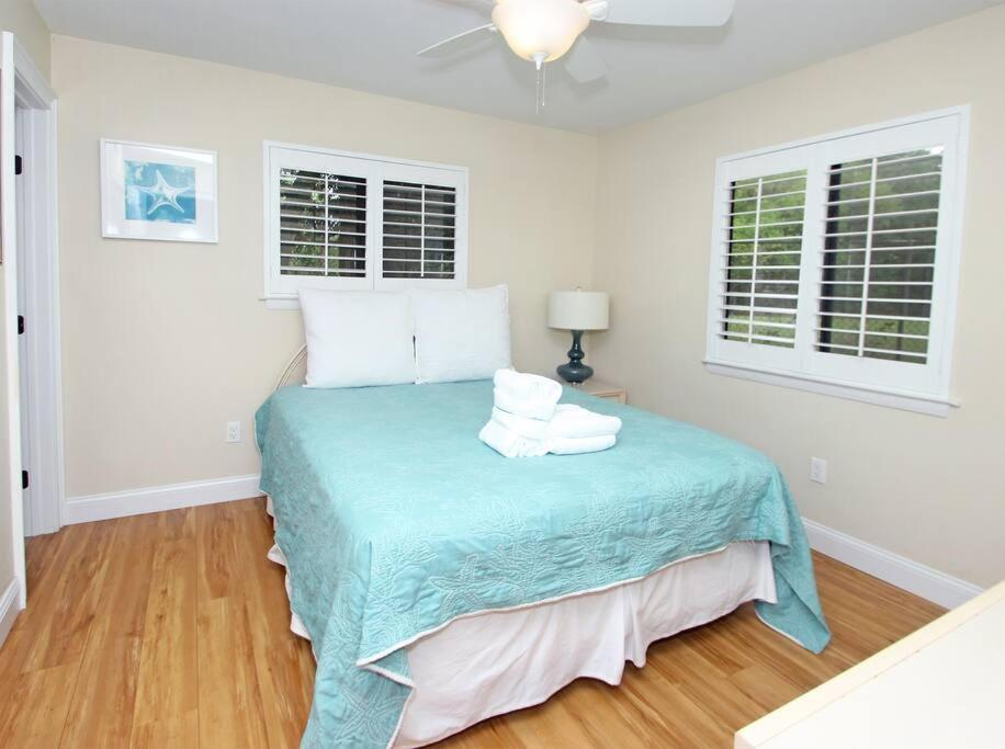 Cute 2 Bedroom, 2 Bath Condo At Folly Field Beach Hilton Head Island Exterior foto