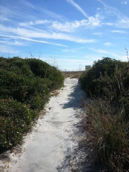 Cute 2 Bedroom, 2 Bath Condo At Folly Field Beach Hilton Head Island Exterior foto