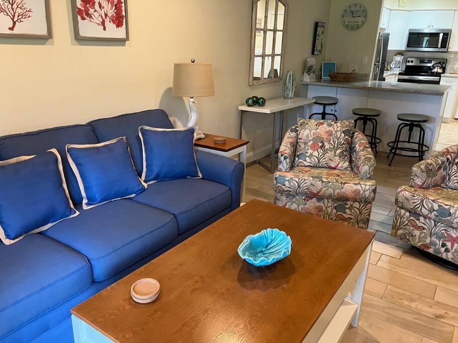 Cute 2 Bedroom, 2 Bath Condo At Folly Field Beach Hilton Head Island Exterior foto