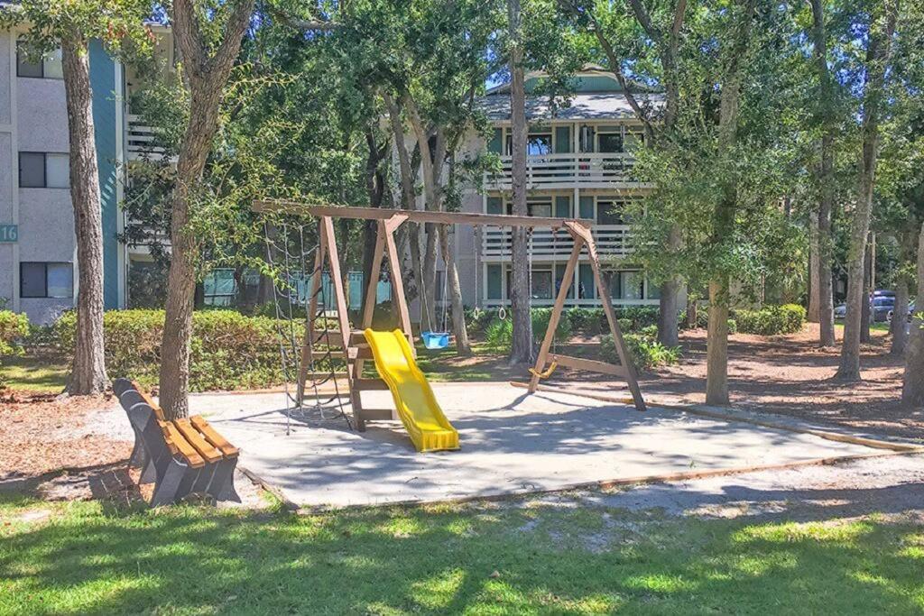 Cute 2 Bedroom, 2 Bath Condo At Folly Field Beach Hilton Head Island Exterior foto