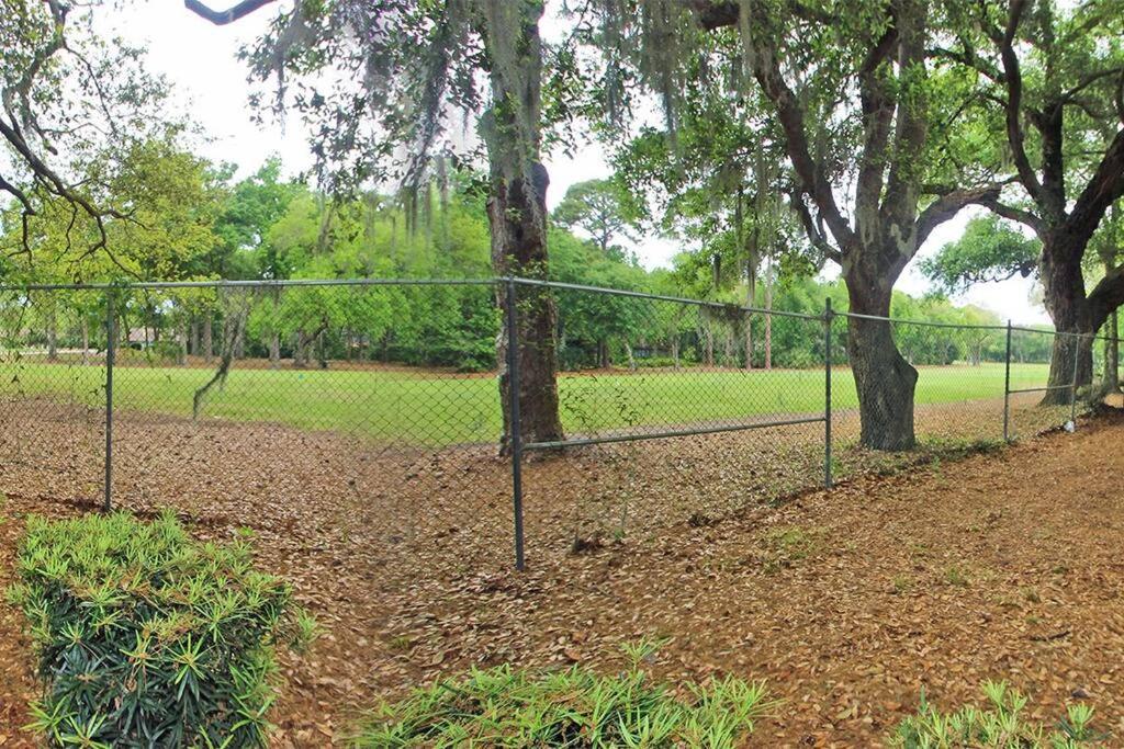 Cute 2 Bedroom, 2 Bath Condo At Folly Field Beach Hilton Head Island Exterior foto